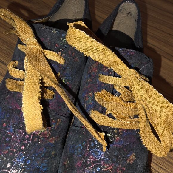 PAPUCEI Rare! Sz6.5 Avant Garde Iridescent Art 2 Wear Artsy Shimmer Tie Up Shoes - Picture 7 of 14